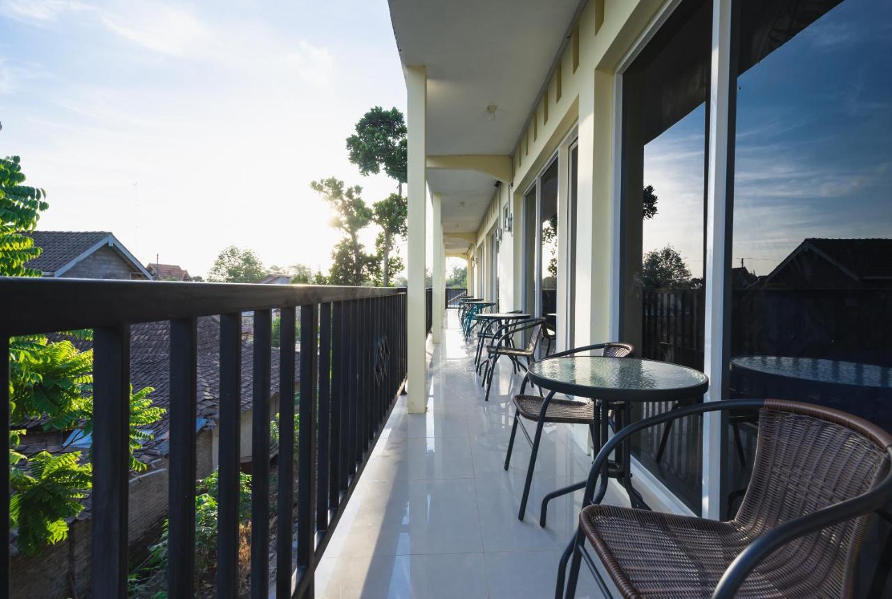 Oyo 1855 Elise Exclusive Residence Balong  Ngoại thất bức ảnh